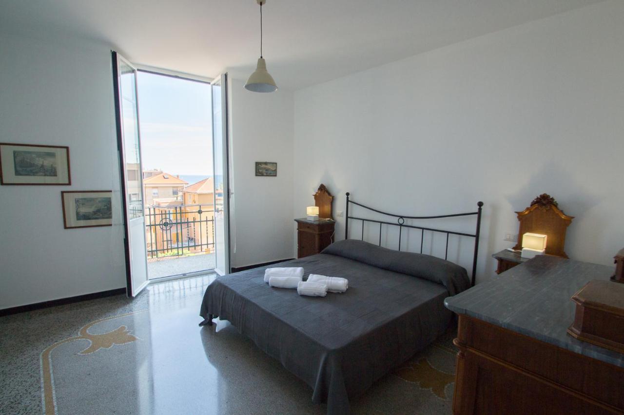 Appartamento Di 5 Locali,8 Posti Letto Vista Mare ヴァラッツェ エクステリア 写真
